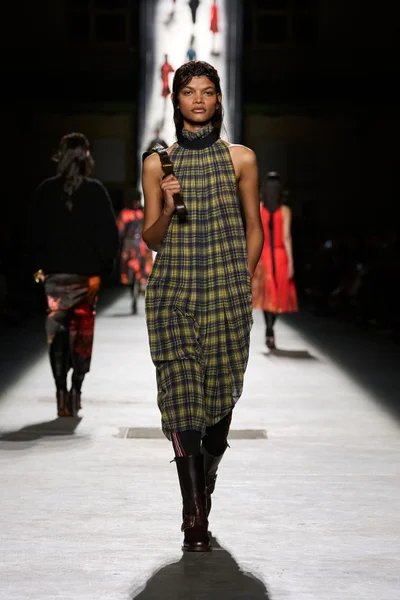 Look 49